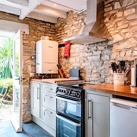 Cosy Little Hyde Cottage, 斯沃尼奇 外观 照片
