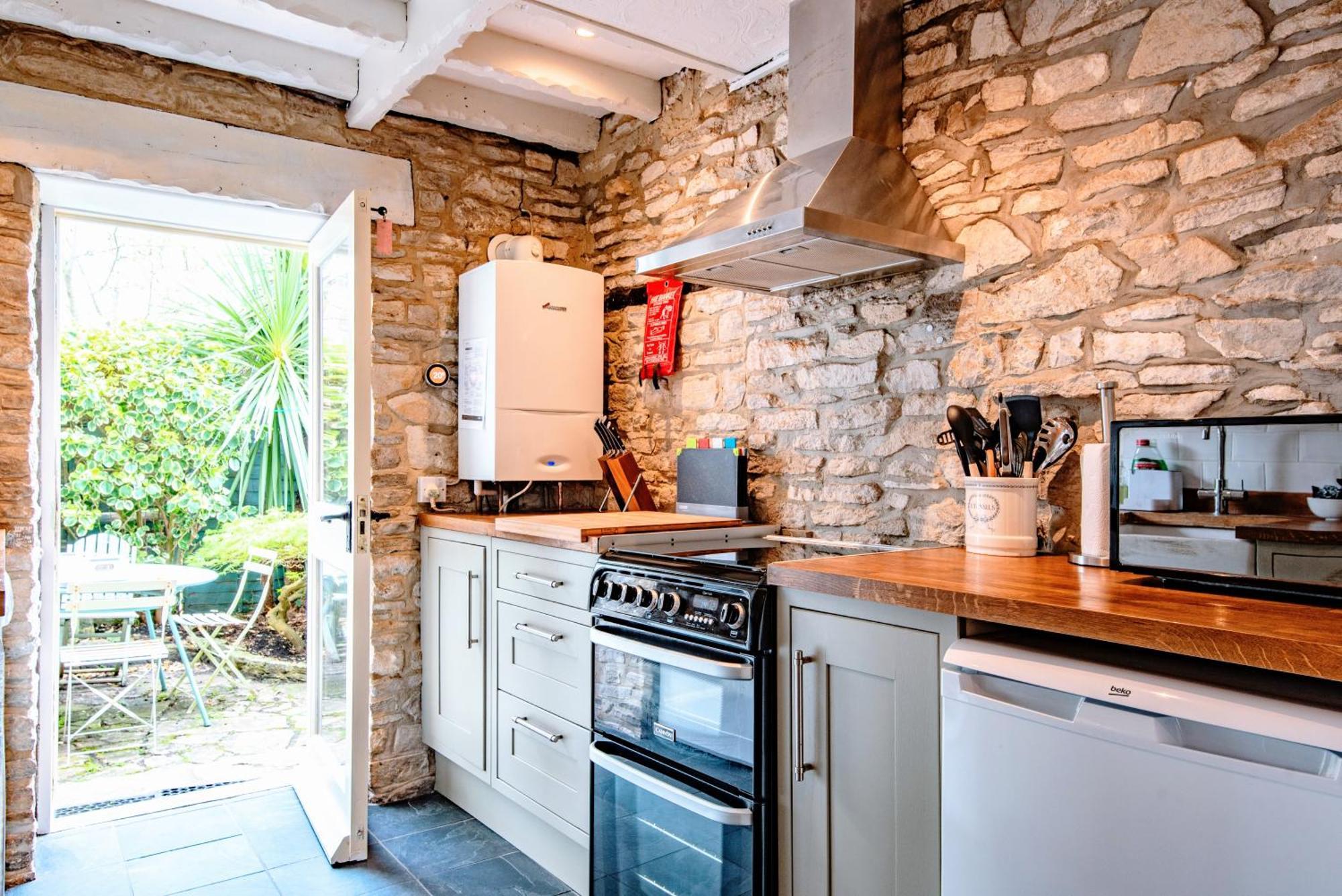 Cosy Little Hyde Cottage, 斯沃尼奇 外观 照片