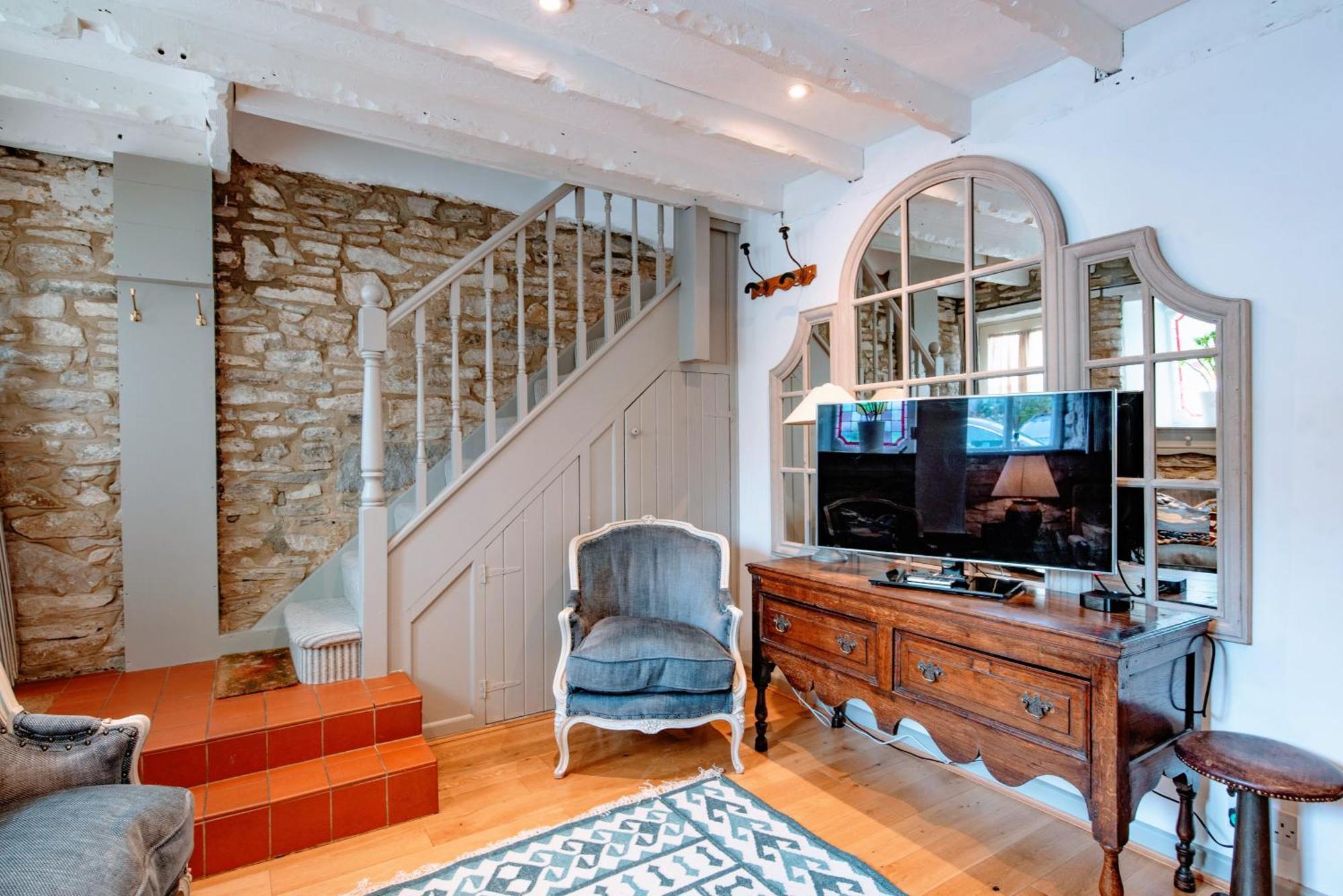Cosy Little Hyde Cottage, 斯沃尼奇 外观 照片